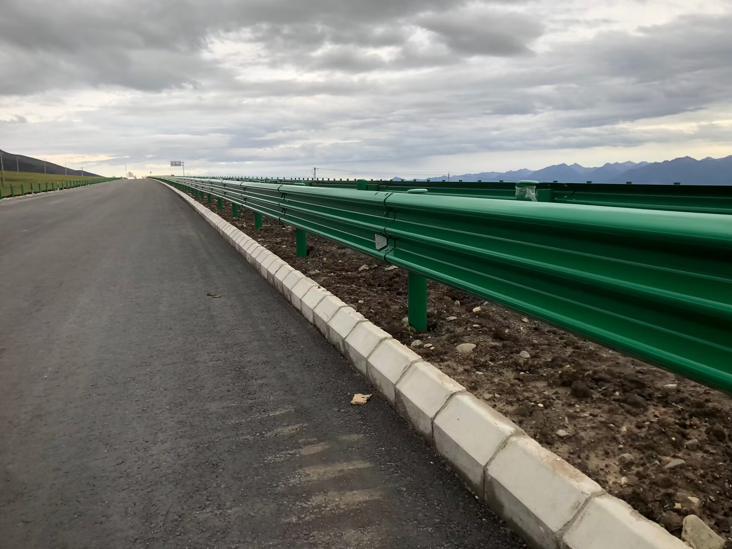 富顺县乡村公路波形护栏双波波形护栏 - 推荐